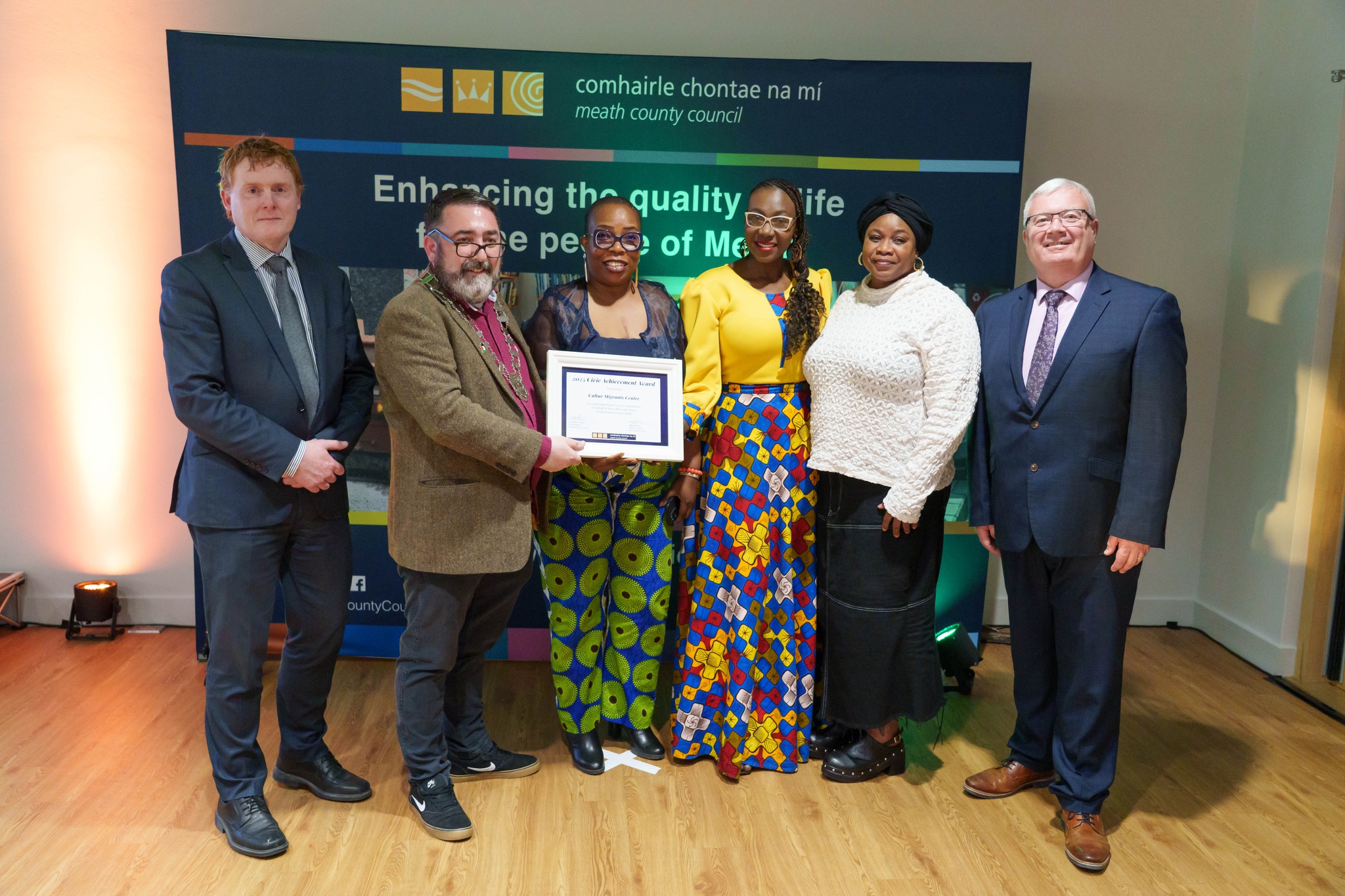 Representatives from the Cultúr Migrants Centre receiving their award from Mayor of Navan Cllr Eddie Fennessy, with Deputy Chief Executive of Meath County Council Dara McGowan and Chief Executive of Meath County Council Kieran Kehoe
