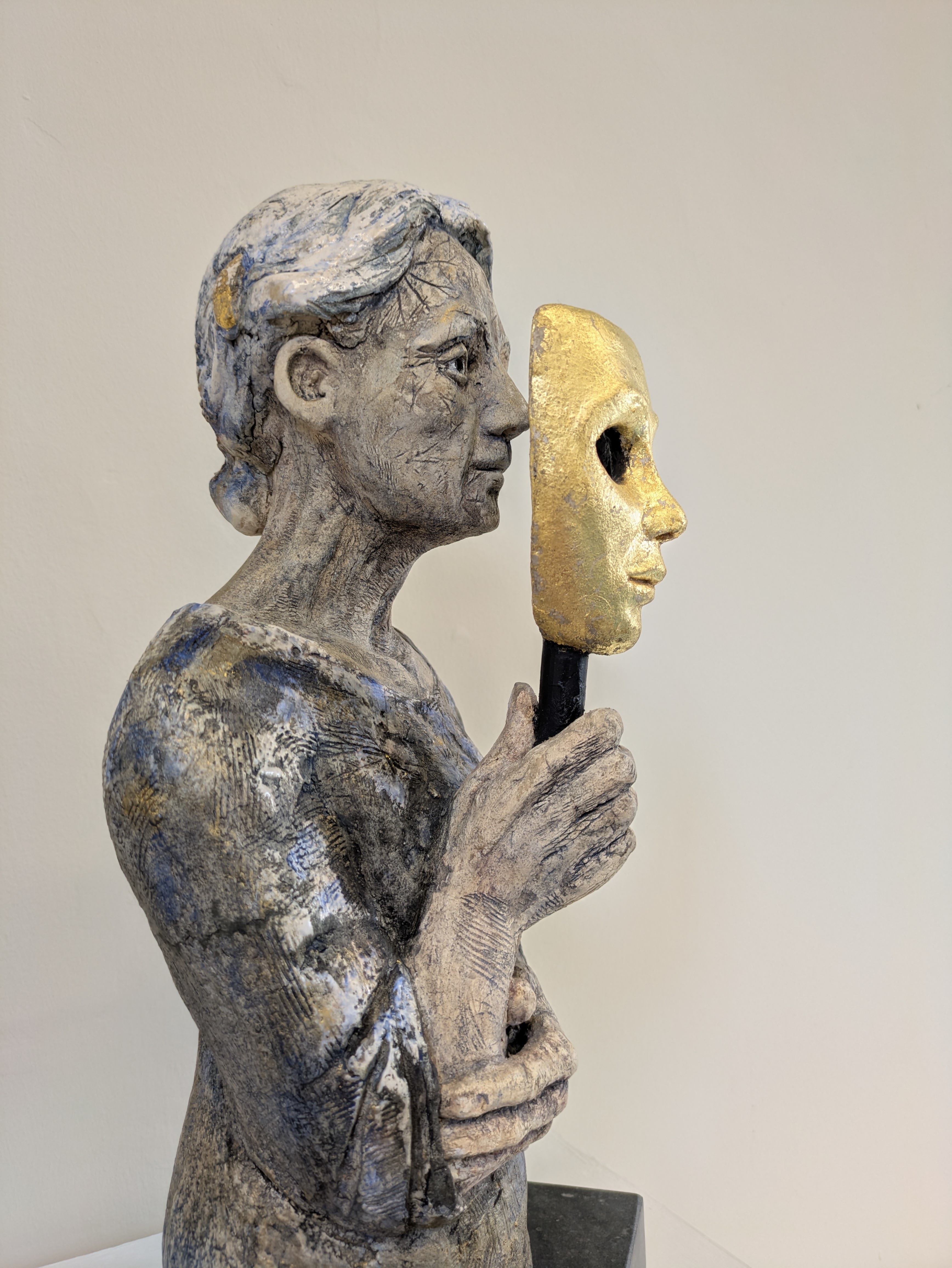 21. Masked 15x18x42